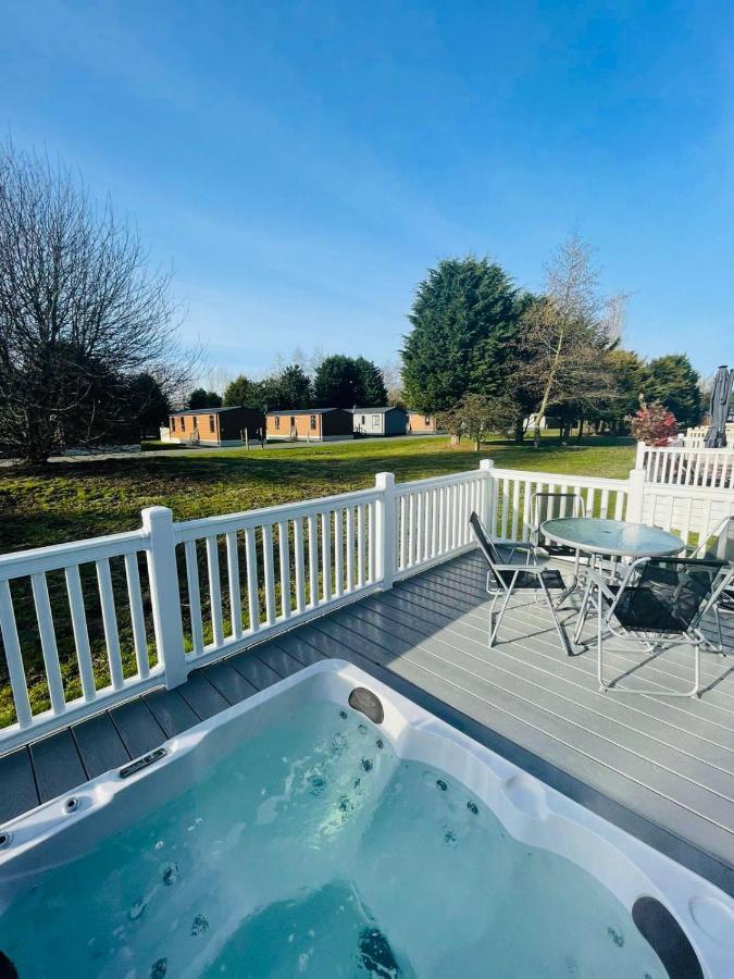 Brians Lodge With Hot Tub Pocklington Ngoại thất bức ảnh